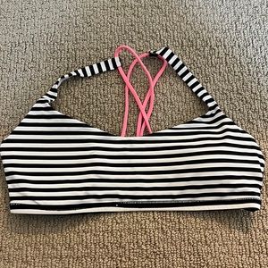 Lululemon free to be bra